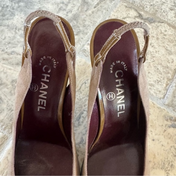 CHANEL 2003 Taupe Suede Slingback Heels - Picture 9 of 11